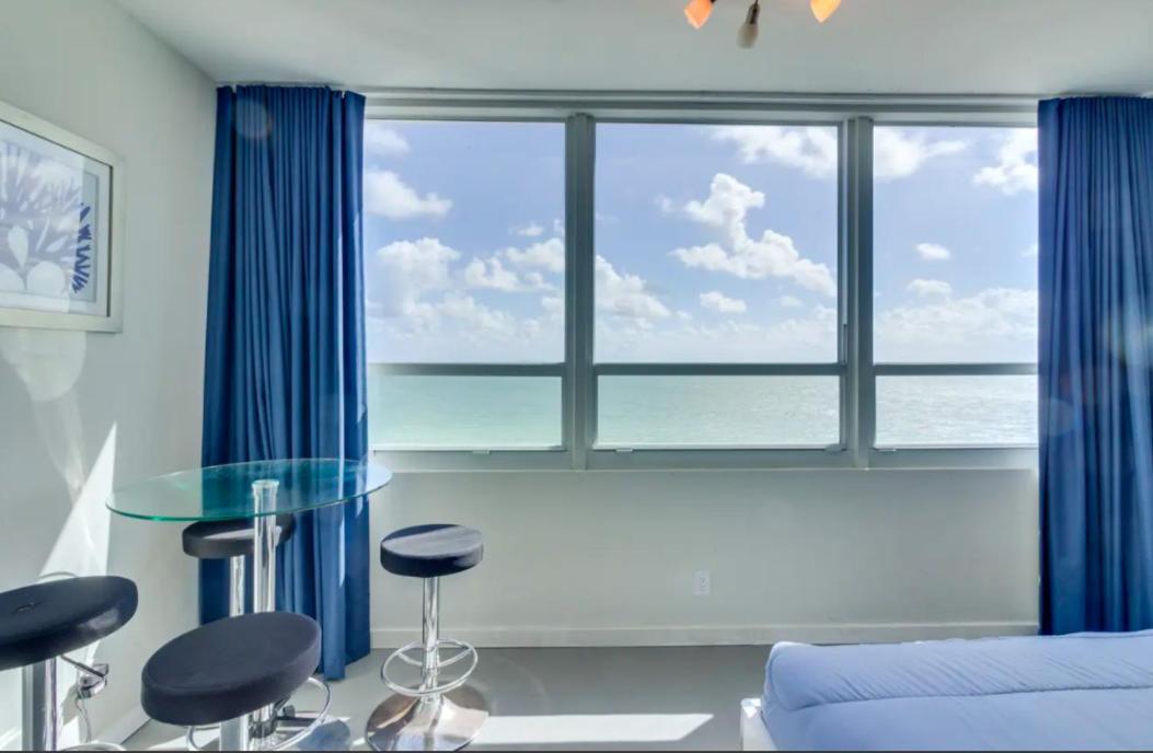 מיאמי ביץ' Castle 835 Oceanview Studio On Beach With Pool, Gym, Bars, And Free Parking מראה חיצוני תמונה