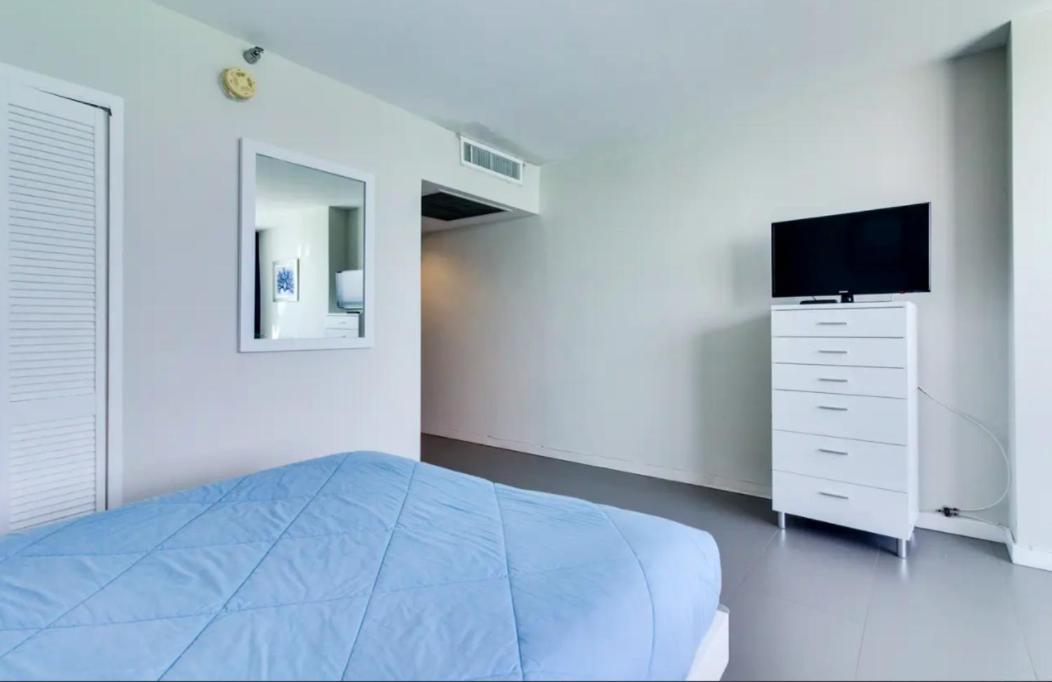 מיאמי ביץ' Castle 835 Oceanview Studio On Beach With Pool, Gym, Bars, And Free Parking מראה חיצוני תמונה