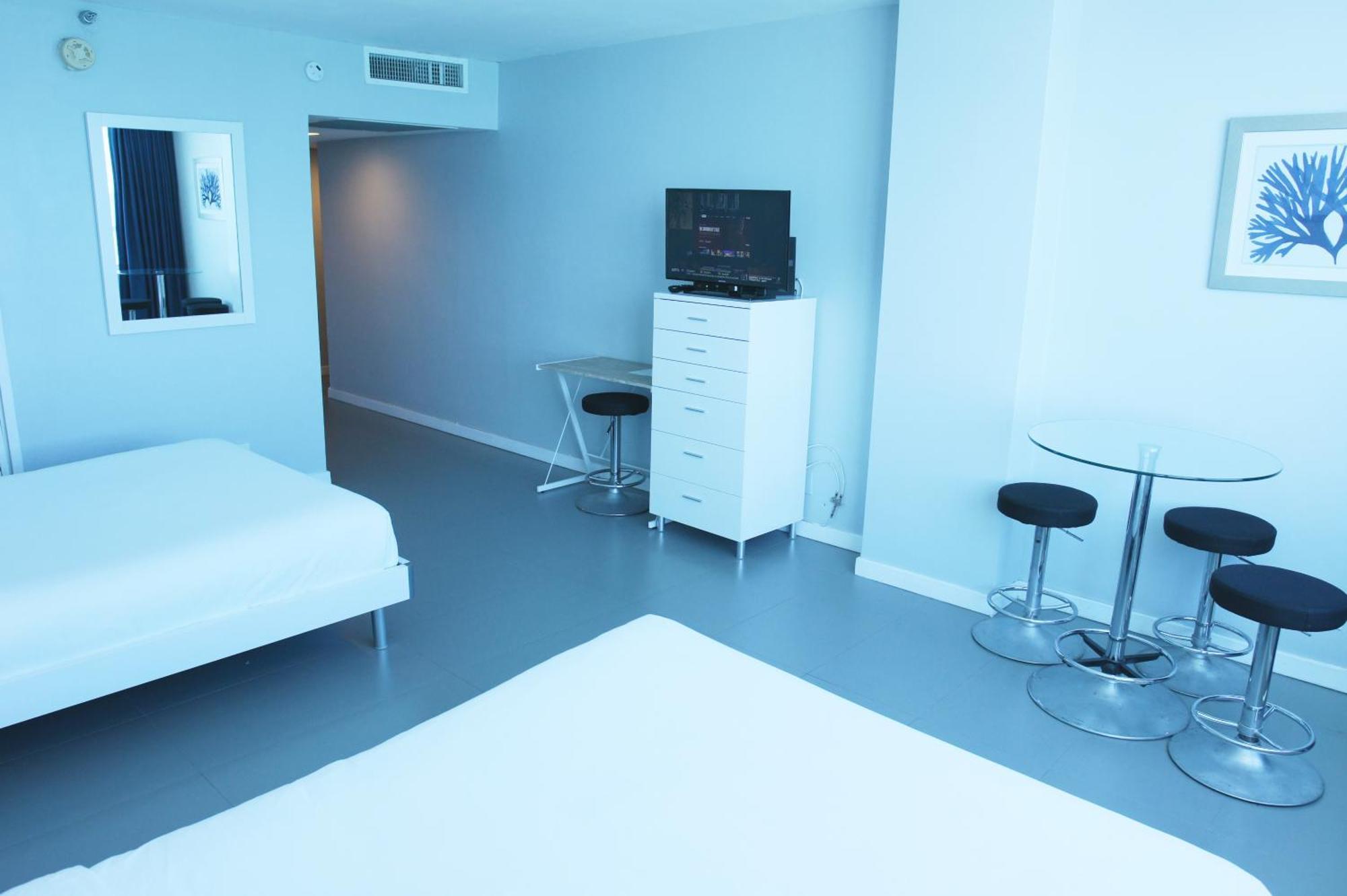 מיאמי ביץ' Castle 835 Oceanview Studio On Beach With Pool, Gym, Bars, And Free Parking מראה חיצוני תמונה