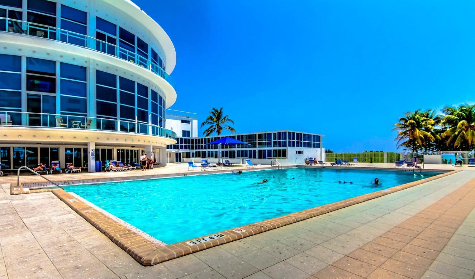 מיאמי ביץ' Castle 835 Oceanview Studio On Beach With Pool, Gym, Bars, And Free Parking מראה חיצוני תמונה